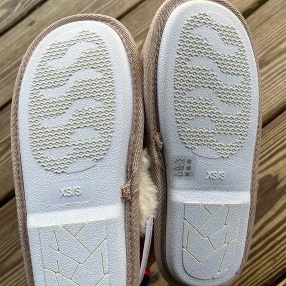 Chinese Laundry slippers - Picture 2 of 3